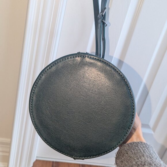 Matt and nat bucket purse - Picture 2 of 5